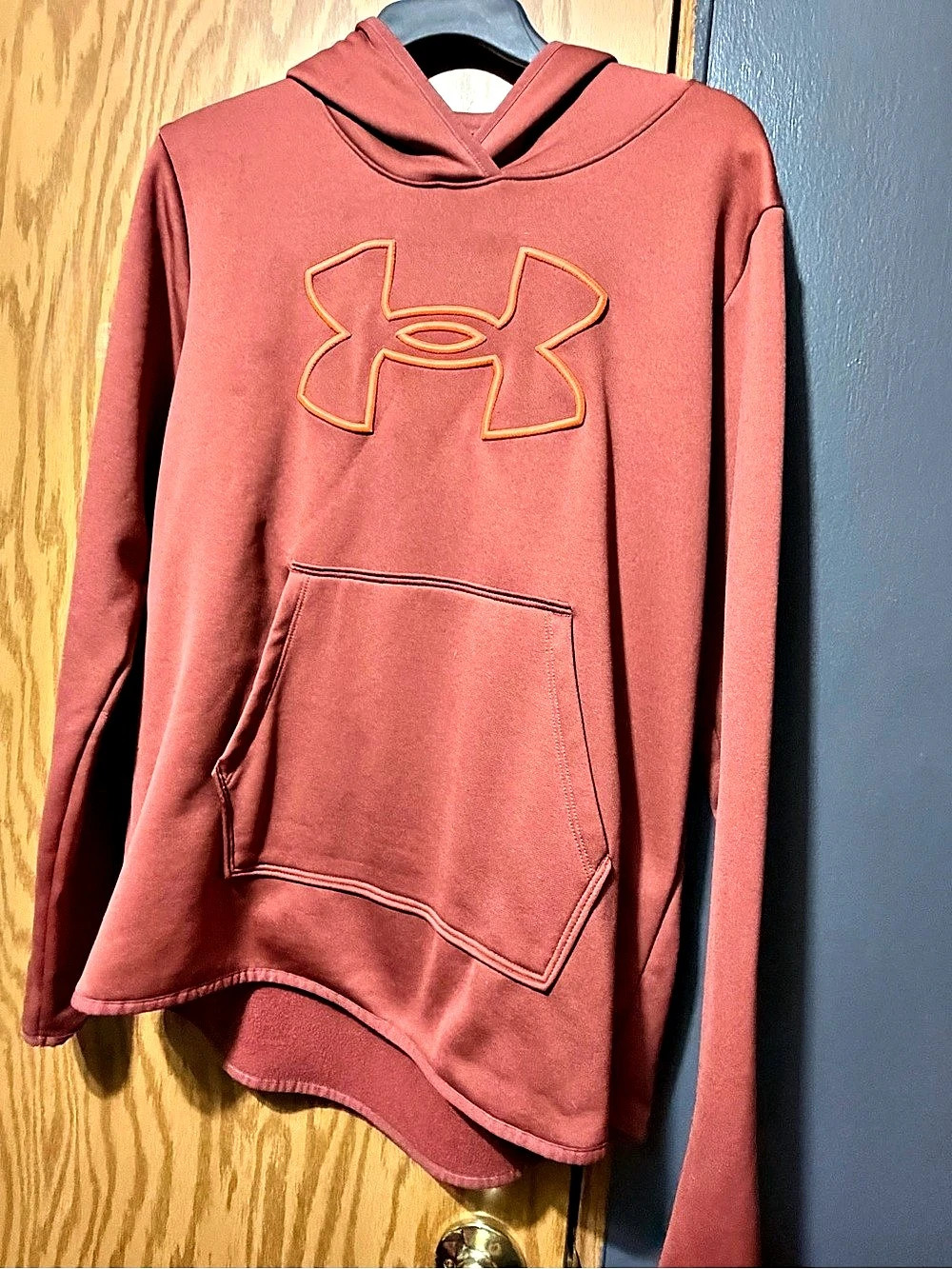 Under Armour Men's Hoodie in Red Size Medium Like New